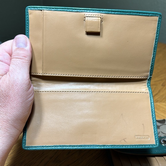 *RARE* COACH Park Signature Checkbook Wallet - Picture 14 of 16